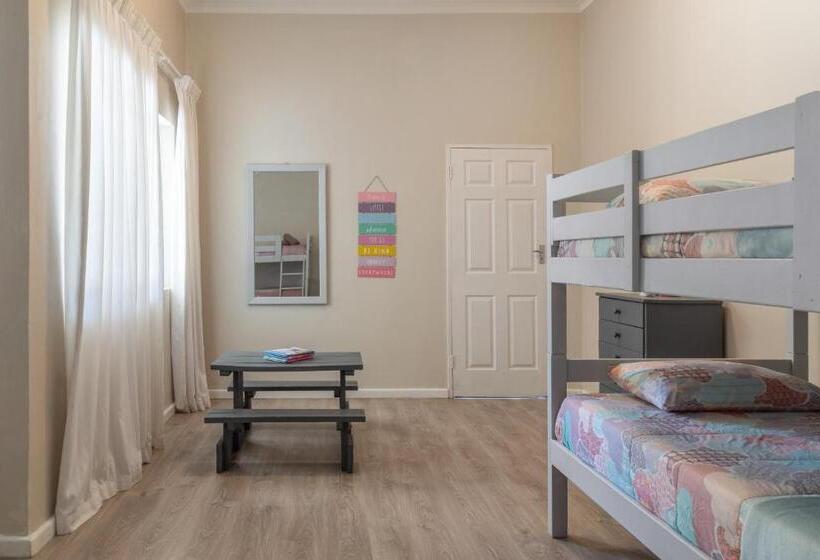 غرفة قياسية ثلاثية مطلة علي الحديقة, Hoogwater Family House