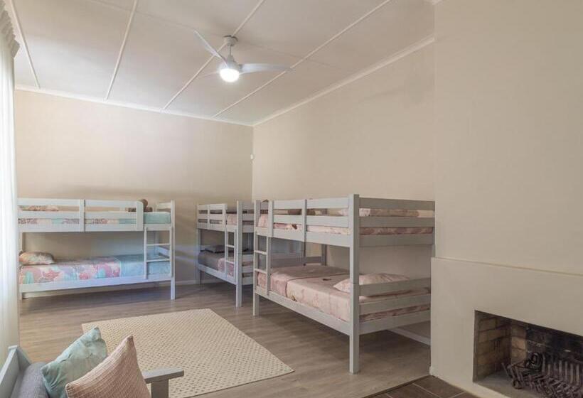 غرفة قياسية ثلاثية مطلة علي الحديقة, Hoogwater Family House