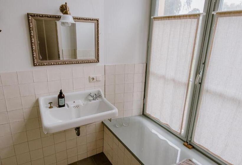 اتاق لوکس, B&b Kasteel Baexem