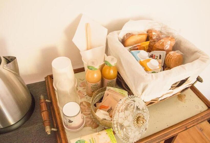 חדר סטנדרט, Oltre L Arco