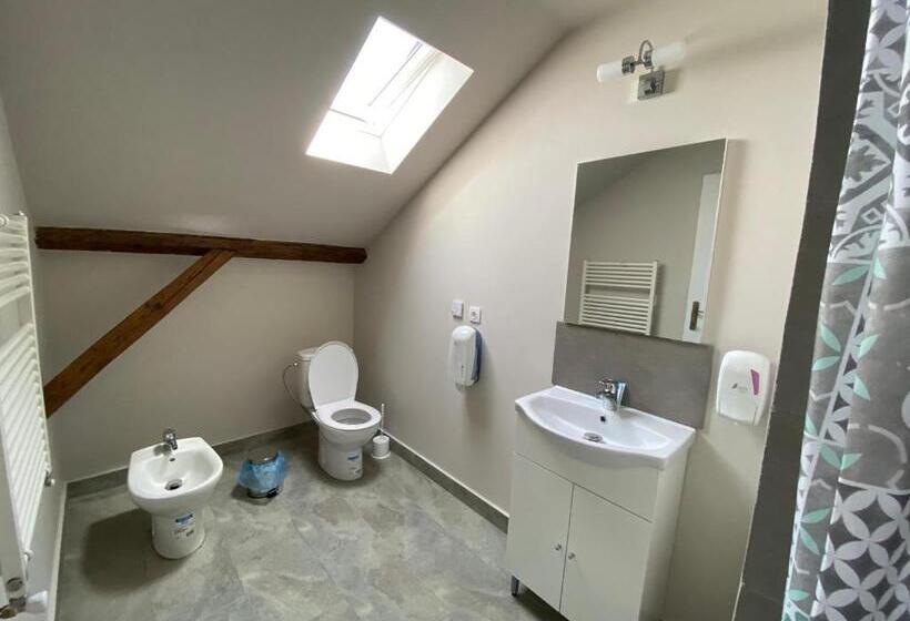 デラックストリプルルーム, Boutique Rooms With Parking