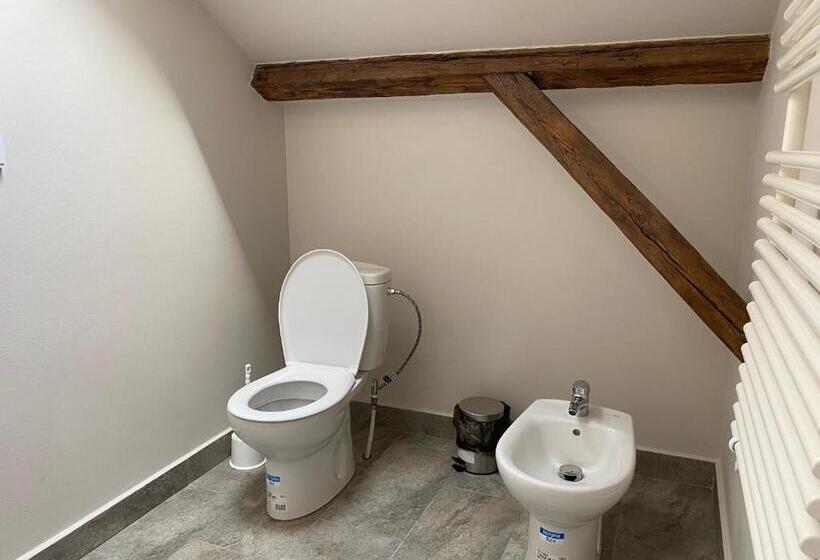 デラックストリプルルーム, Boutique Rooms With Parking