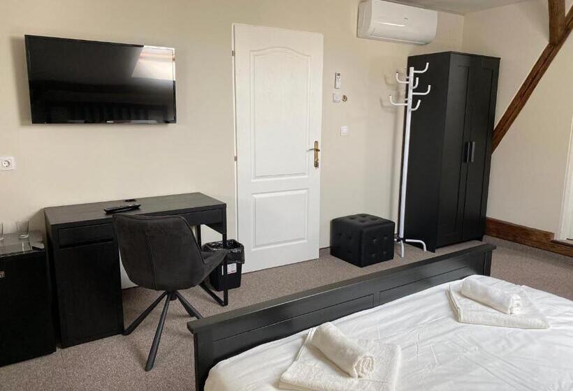 디럭스 트리플 룸, Boutique Rooms With Parking