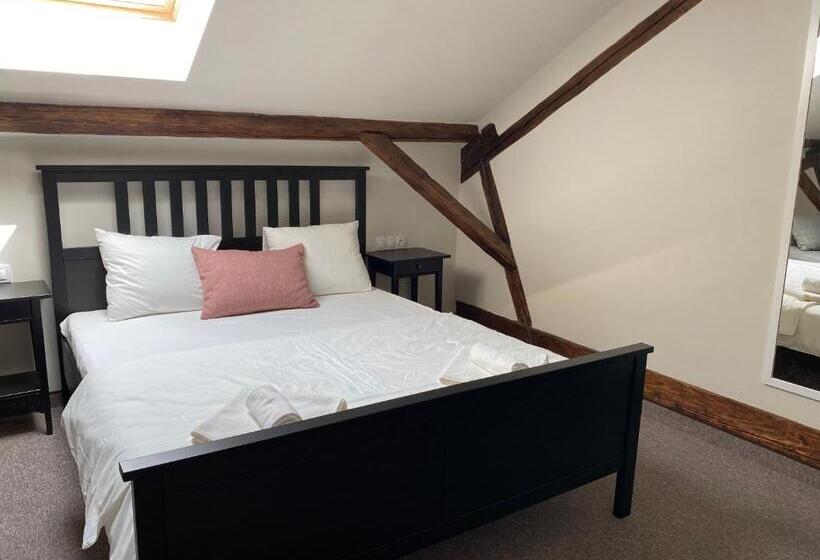 デラックストリプルルーム, Boutique Rooms With Parking