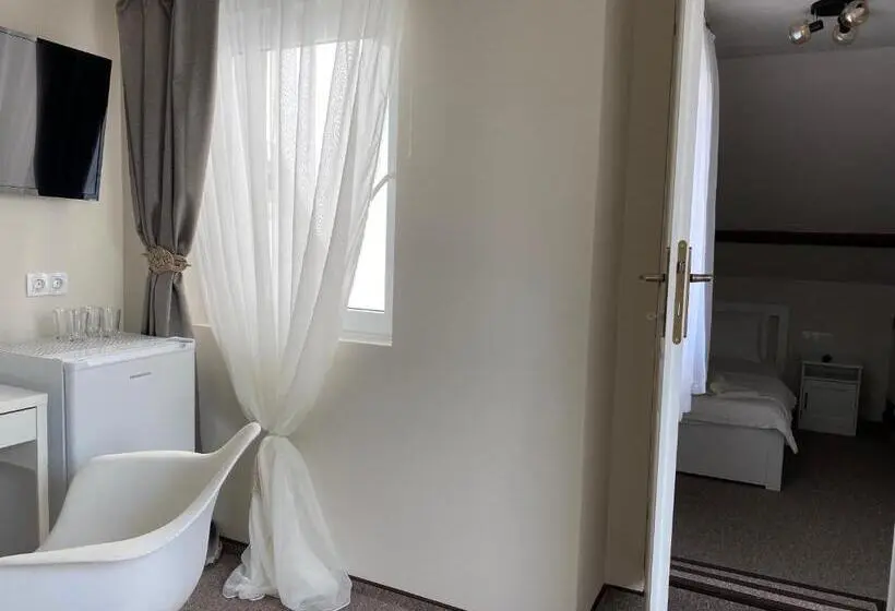 Perhesviitti, Boutique Rooms With Parking
