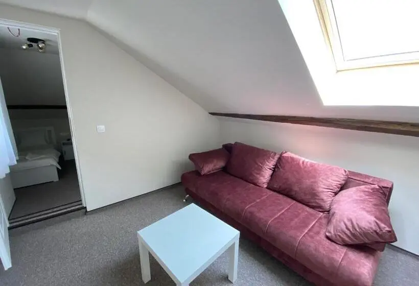Perhesviitti, Boutique Rooms With Parking