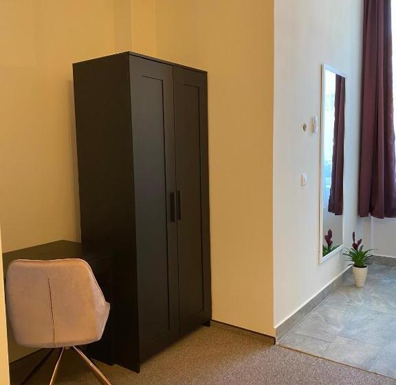 デラックスファミリールーム, Boutique Rooms With Parking