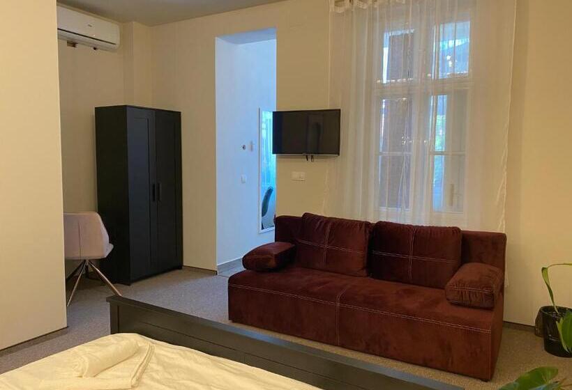 デラックスファミリールーム, Boutique Rooms With Parking