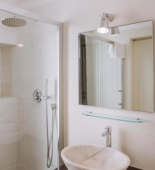 חדר לארבעה סטנדרטי עם מרפסת, Lamare Cucina E Dimore