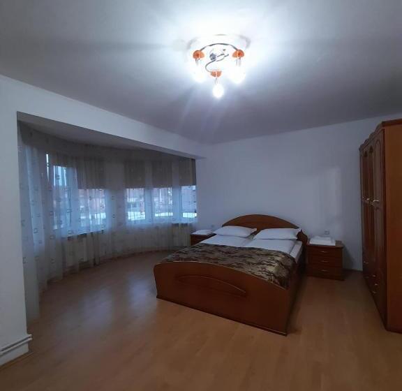 غرفة قياسية رباعية, Vila Ge