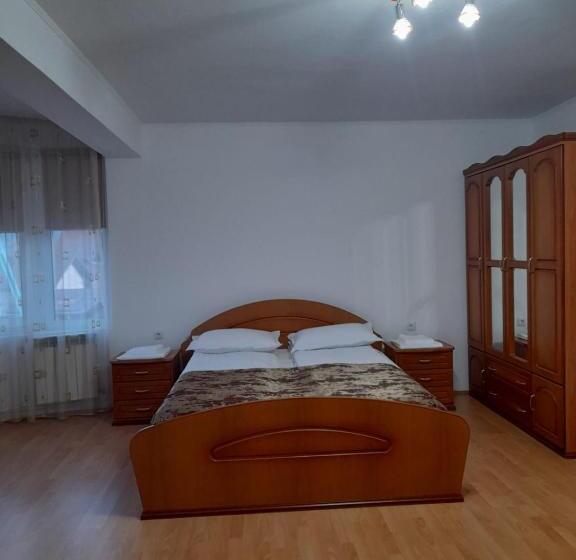 غرفة قياسية رباعية, Vila Ge