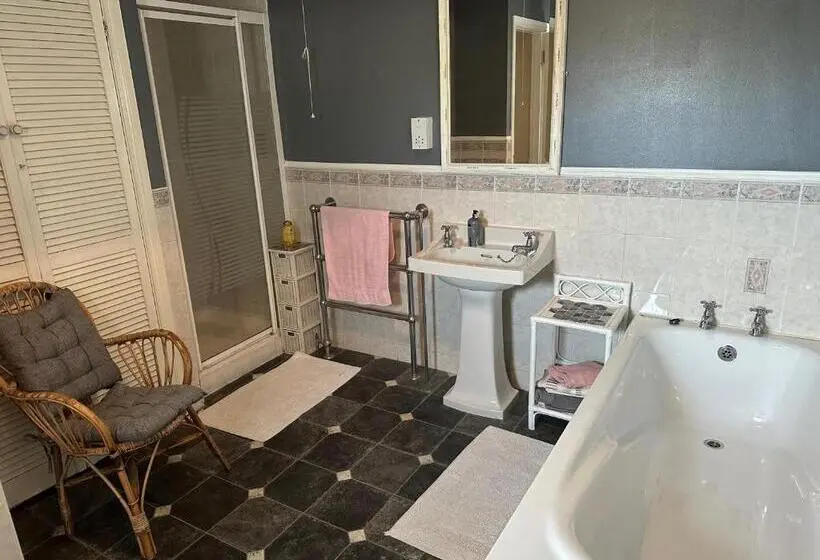 Habitació Estàndard Bany Compartit, Marine Villa B&b