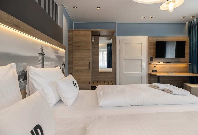 Студия Superior, Oldtown Studios By Daspaul