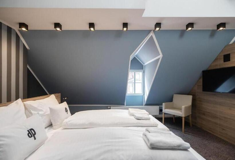 Студия Superior, Oldtown Studios By Daspaul