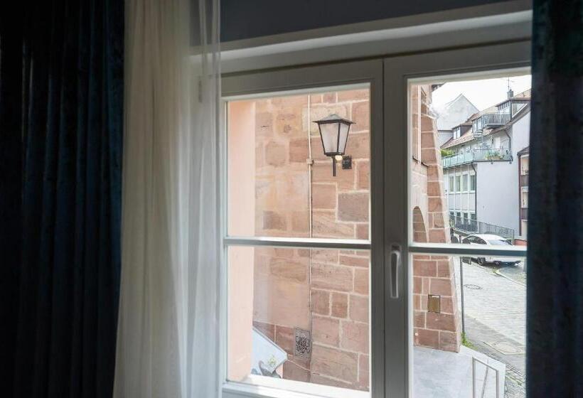 Студия Superior, Oldtown Studios By Daspaul