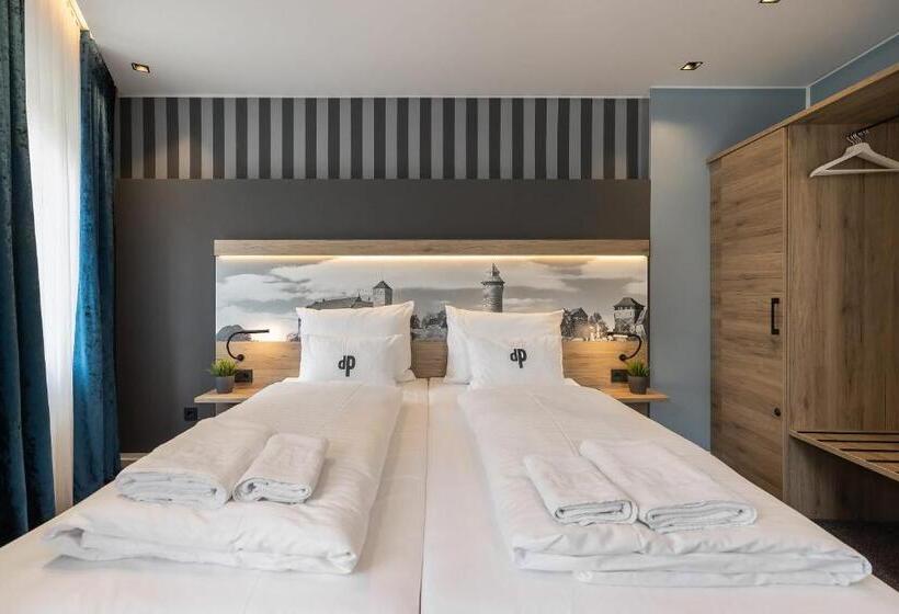 Студия Superior, Oldtown Studios By Daspaul