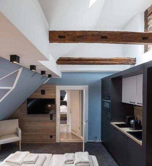 Студия Superior, Oldtown Studios By Daspaul