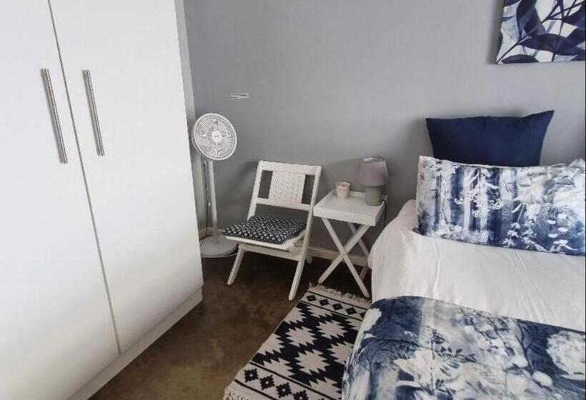 ガーデンビュースタンダードルーム, Karoo Nest Calitzdorp