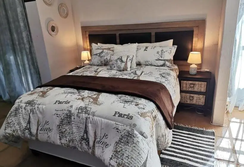 スタンダードルーム, Mia Hills Guest House