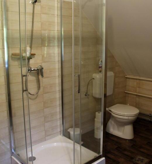 اتاق استاندارد سه نفره, Széchenyi Vadászház