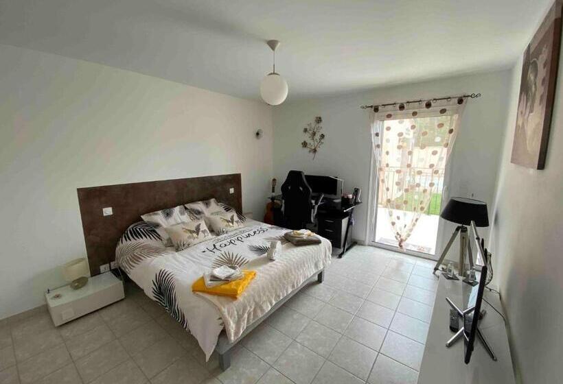 Номер Стандарт Вид на Бассейн, Chambre D Hôte Au Pied Du Ventoux