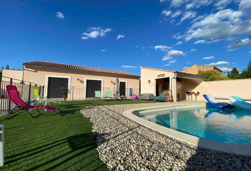 חדר סטנדרט נוף לבריכה, Chambre D Hôte Au Pied Du Ventoux