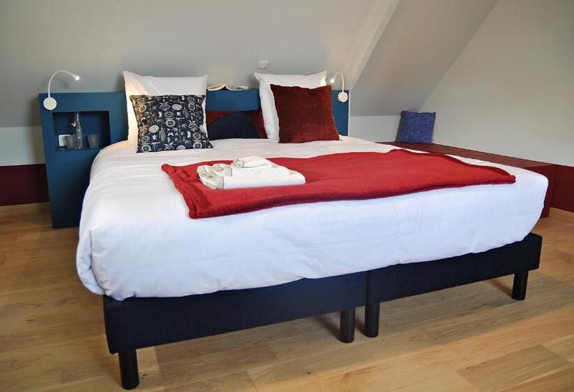 Quarto triplo standard com casa de banho exterior, Ker Embellie