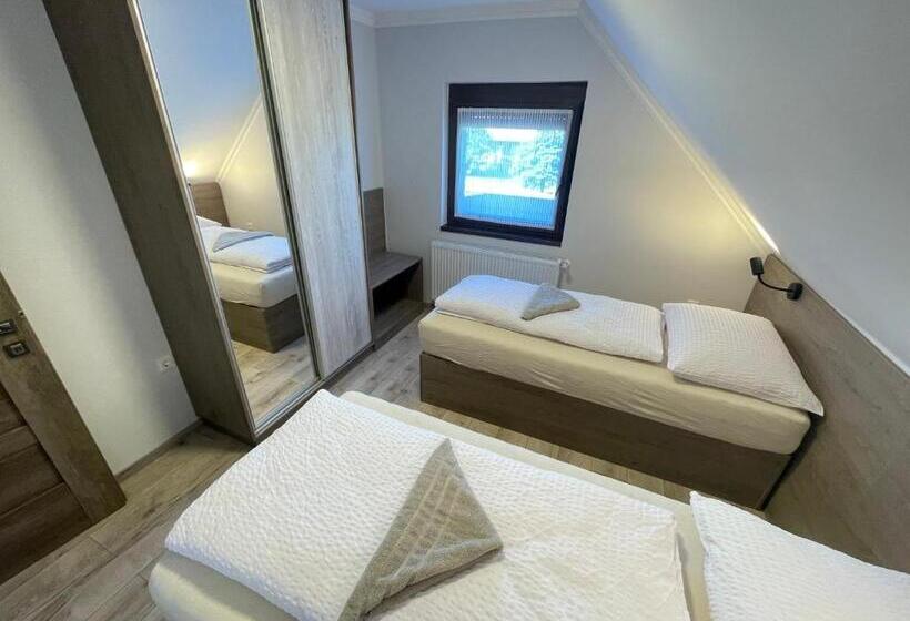 家庭间, Kukorica Csárda Apartman