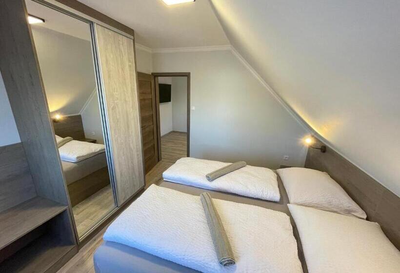 家庭间, Kukorica Csárda Apartman