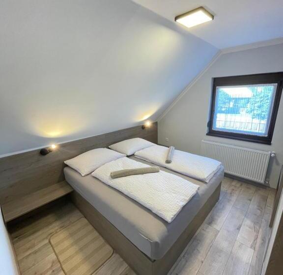 패밀리 룸, Kukorica Csárda Apartman