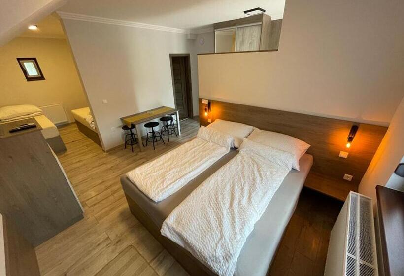 家庭套房, Kukorica Csárda Apartman