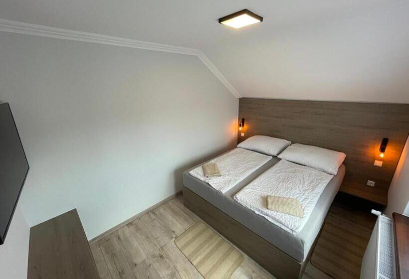 标准间带阳台, Kukorica Csárda Apartman