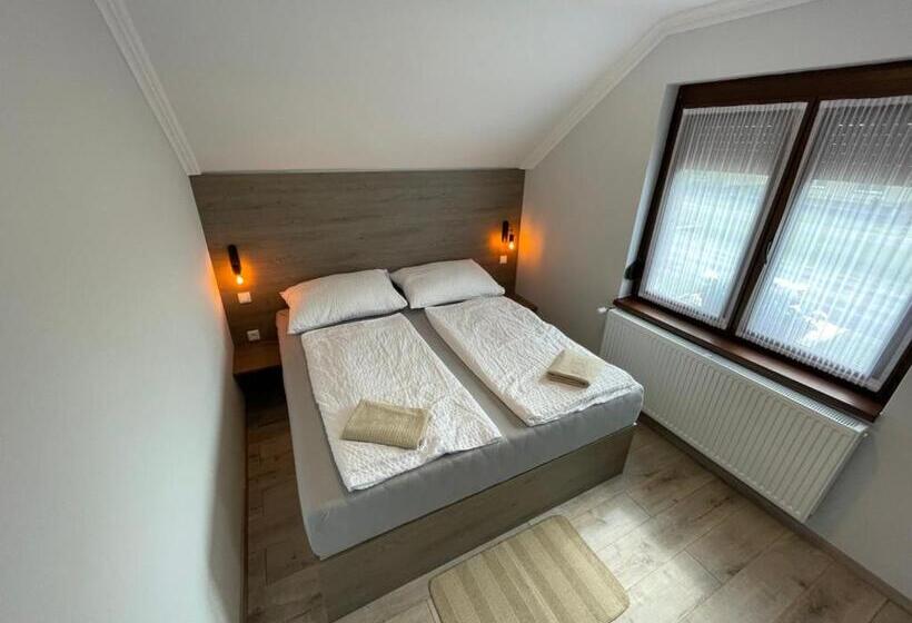 标准间带阳台, Kukorica Csárda Apartman