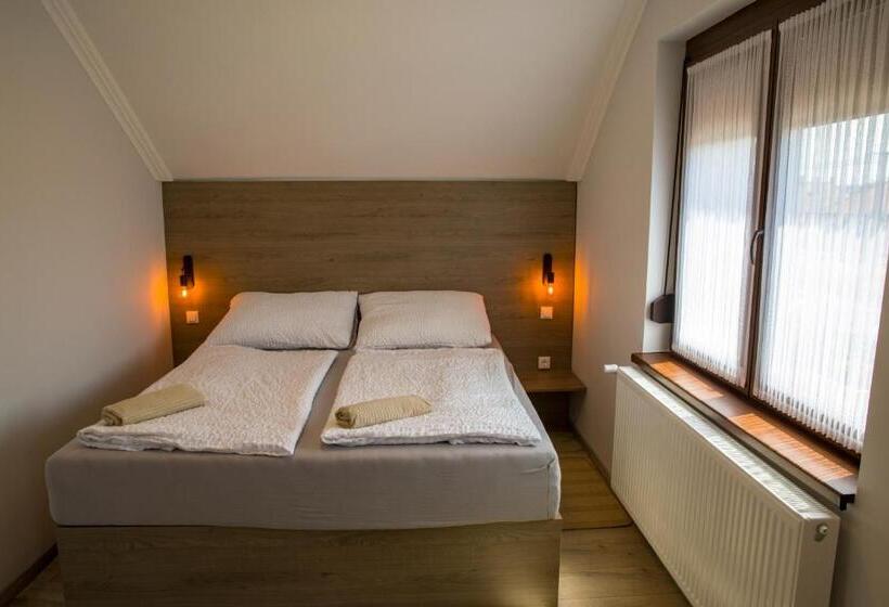 Номер Стандарт с Балконом, Kukorica Csárda Apartman