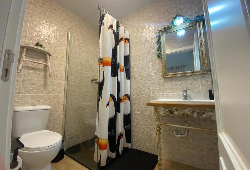 디럭스 룸, Ninho D Arara