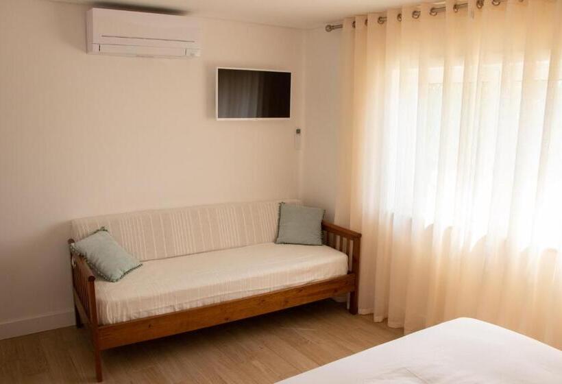 디럭스 룸, Ninho D Arara