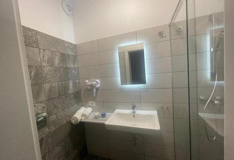 标准房带园景, Chg Boutique