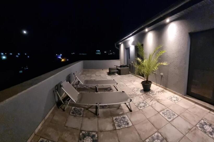 带大床的标准间, Chg Boutique