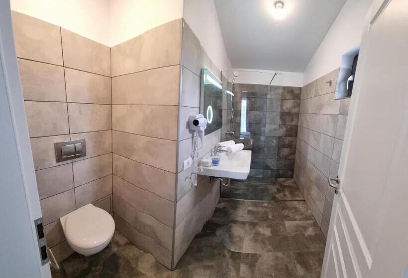 带大床的标准间, Chg Boutique