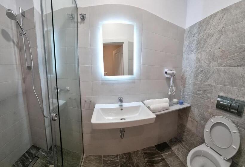 带花园景观的标准三人间, Chg Boutique