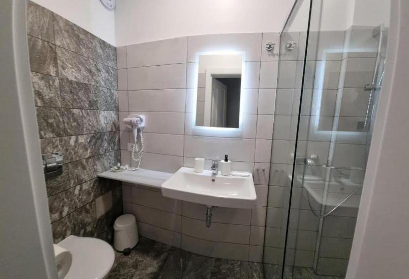 标准间, Chg Boutique