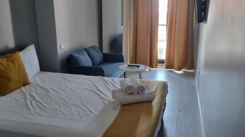 标准间, Chg Boutique