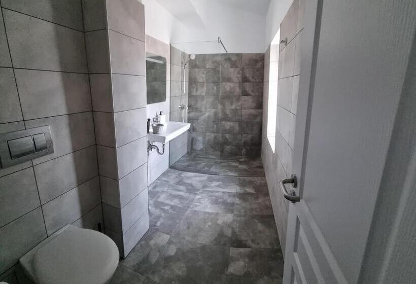 带阳台的豪华间, Chg Boutique