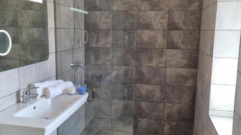 带阳台的豪华间, Chg Boutique