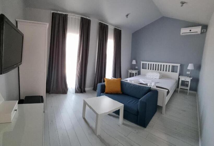 带阳台的豪华间, Chg Boutique