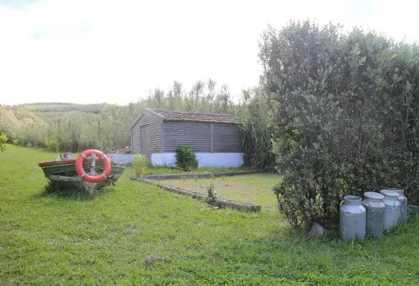 スタンダードトリプルルーム, Casa Das Camarinhas Raal 542  Casa Partilhada