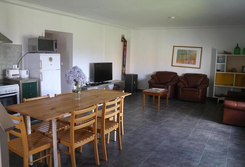 スタンダードトリプルルーム, Casa Das Camarinhas Raal 542  Casa Partilhada