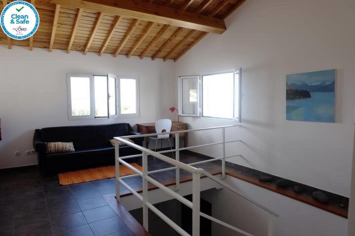 スタンダードトリプルルーム, Casa Das Camarinhas Raal 542  Casa Partilhada