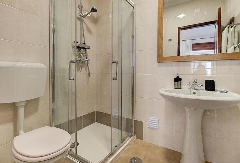 带阳台的豪华间, Enchanted Villa