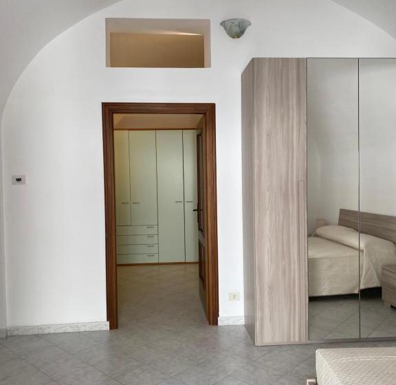 חדר משפחתי, U Carùggiu